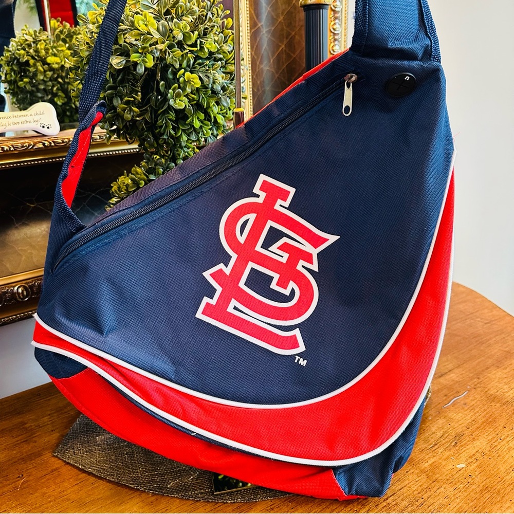 ST LOUIS CARDINALS BASEBALL STADIUM CROSSBODY TEAM BAG PURSE LIKE NEW RED BLUE